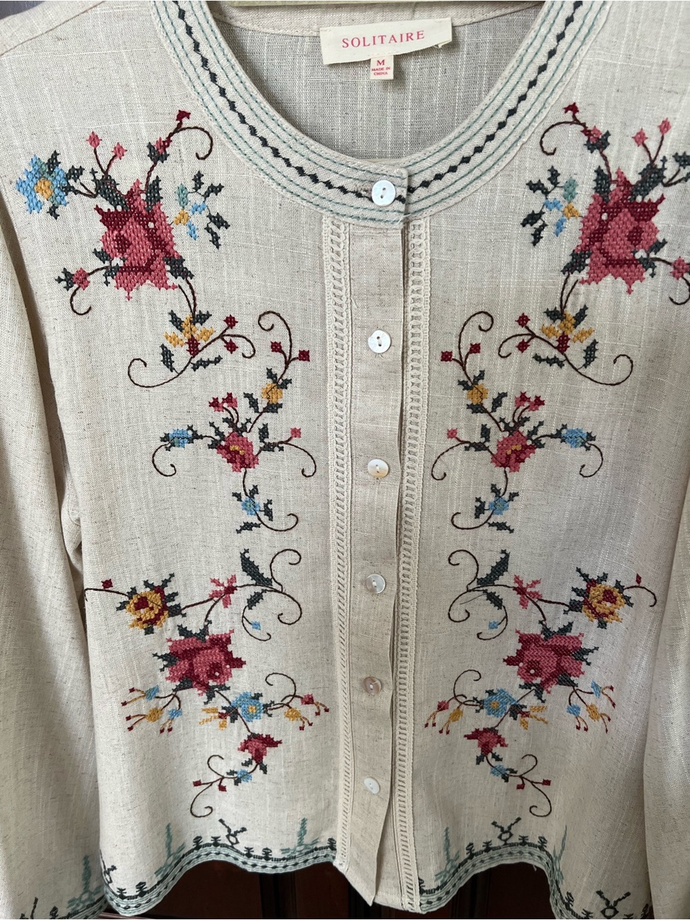 Solitaire Cream Button-Front Blouse with Multi-Color Floral Embroidery